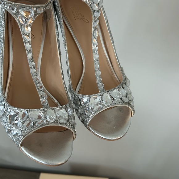 Jewel Badgley Mischka Sparkling Silver Heels, 9,5 - Picture 10 of 12